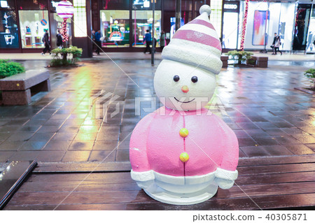 台灣信義區的聖誕節雪人 40305871