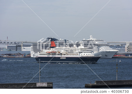 Nippon Maru離開橫濱港的橫濱路線 40306730
