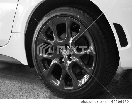 ABARTH 124 spiderAbarth 124 spider wheels 40306980