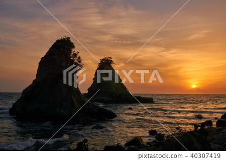 千葉縣北崎縣麻雀島的鑽石富士 40307419