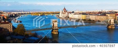 Panorama with Chain Bridge and Parliament of Budapest 40307897