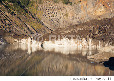 Black Glacier and meltwater lake Black Glacier and meltwater lake 40307911