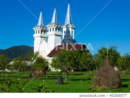 Image of Surdesti 40308077