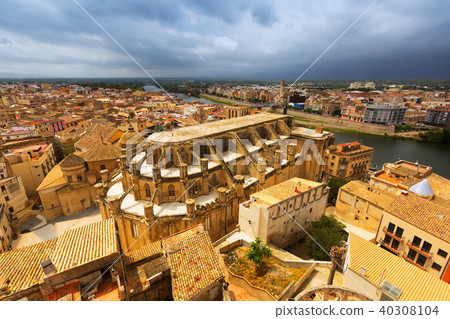 Top view of Tortosa with Cathedral 40308104