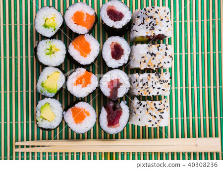 Sushi set in restaurant 40308236