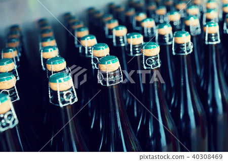 Wine bottles on shelf 40308469