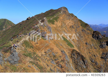 從谷川峰頂部的Tomano耳朵觀看Okino耳朵 從谷川峰頂部的Tomano耳朵觀看Okino耳朵 40309263