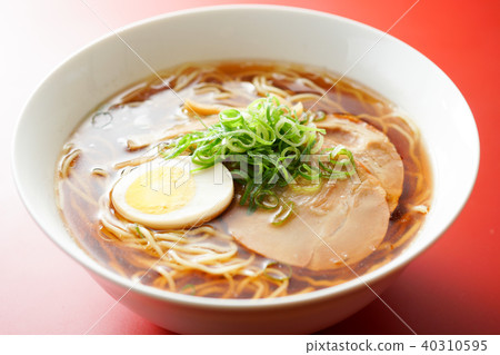 soy source ramen  40310595