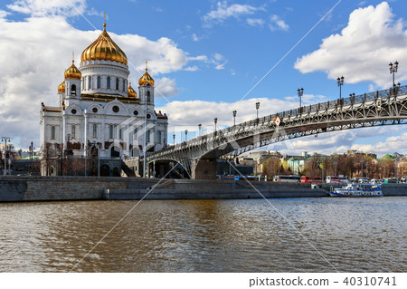 Cathedral of Christ Saviour and Patriarshy Bridge 40310741
