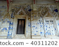 Unique and eccentric mural painting  40311202