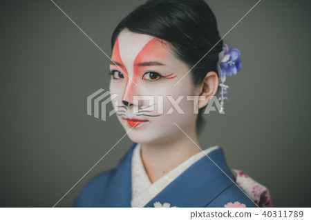 female, females, woman 40311789