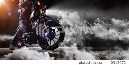 Close-up of high power motorcycle 40312072