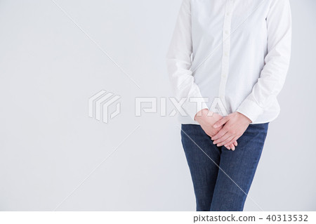 持襠的人 持襠的人 40313532