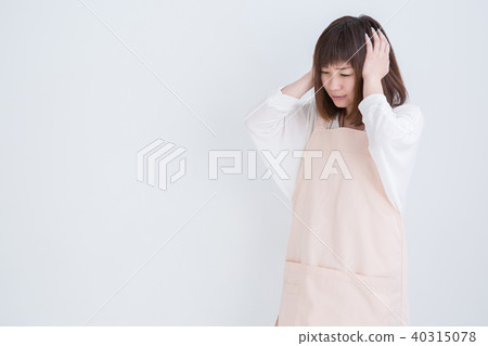圍裙的哭泣的婦女 圍裙的哭泣的婦女 40315078