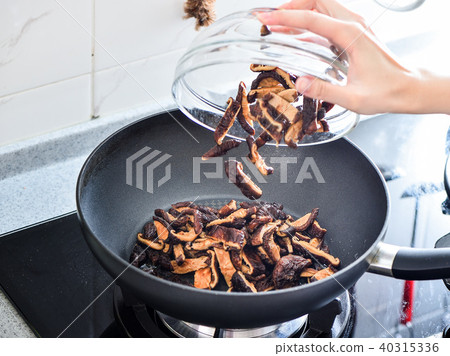 Recipe Tweezers Clams Dragon Boat Festival Fried Stuffing Zhonzi Stir frying Fillings 40315336