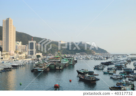 an Aberdeen typhoon shelter in Hong Kong an Aberdeen typhoon shelter in Hong Kong 40317732