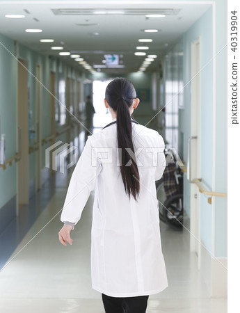 Medical hospital female doctor 40319904