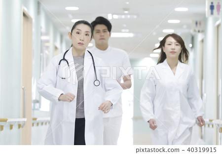 Hospital emergency medical team 40319915