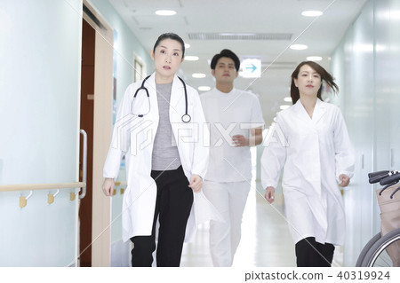 Hospital emergency medical team 40319924