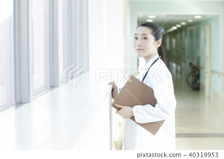 Women's doctor Women's doctor 40319953