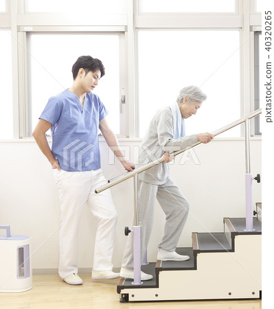 康復高級女子 40320265