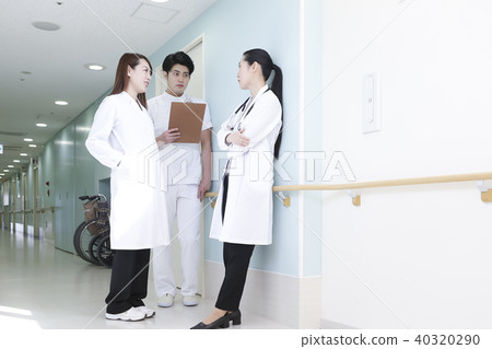 Hospital medical team meeting Hospital medical team meeting 40320290