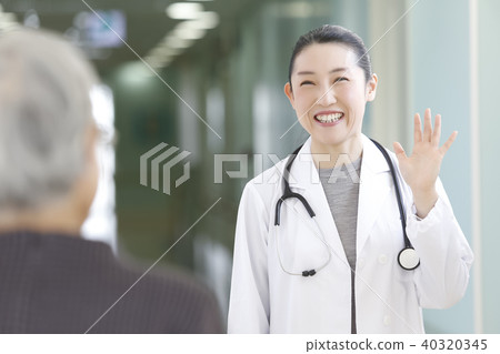 女醫生和高級的女人 女醫生和高級的女人 40320345