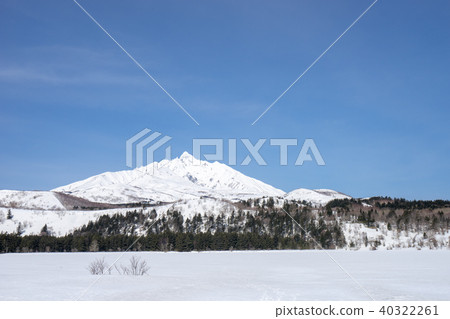 Otatomari swamp in Rishiri Island in winter Otatomari swamp in Rishiri Island in winter 40322261