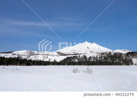 Otatomari swamp in Rishiri Island in winter Otatomari swamp in Rishiri Island in winter 40322274