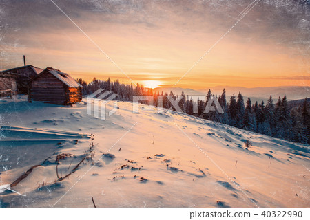 fantastic winter meteor shower and the snow-capped mountains. Vi 40322990