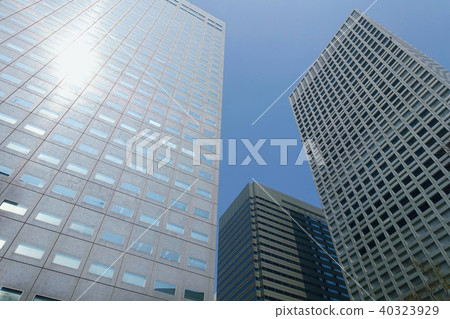 反射在大廈的陽光 40323929