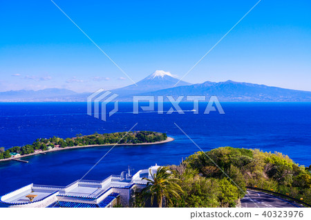(Shizuoka Prefecture) From Osezaki, Mt. Fuji over the sea 40323976
