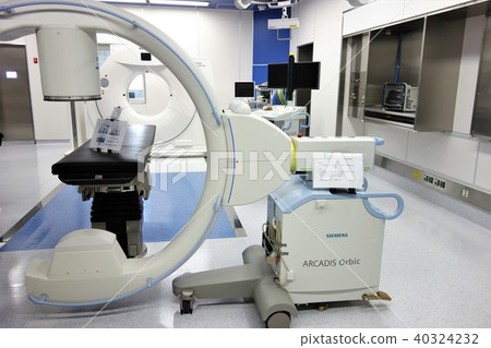Hospital operating room 40324232
