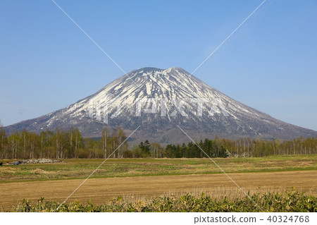 融化羊蹄山 二世谷宮田區景觀 照片素材 圖片 圖庫