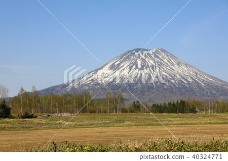 融化羊蹄山 二世谷宮田區景觀 照片素材 圖片 圖庫