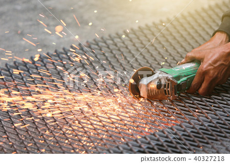 Electric wheel grinding steel on sieve. 40327218