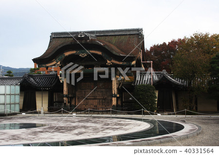 東本願寺Kikumon（裡面） 40331564