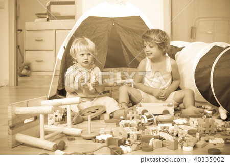 Children playing with blocks Children playing with blocks 40335002