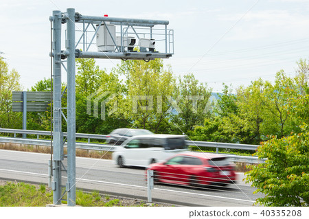 Orbis在高速公路上 40335208