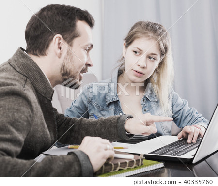 Tutor and teenage client 40335760