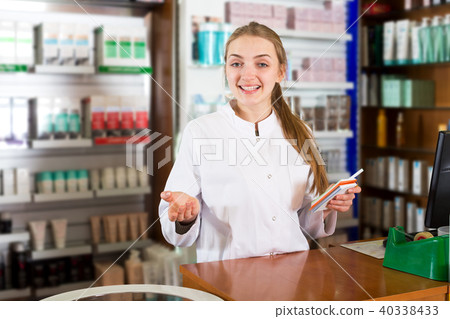 Portrait of female pharmacist Portrait of female pharmacist 40338433