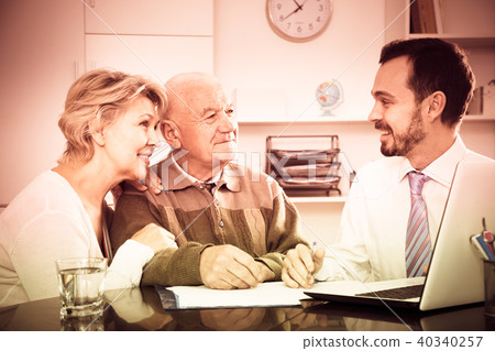 Old man and woman in social department Old man and woman in social department 40340257
