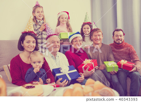 Family members making family photo Family members making family photo 40343393