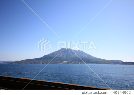 Sakurajima facing Sabae Bay 40344903