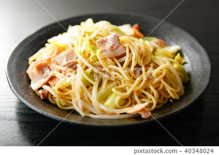 Salt fried noodles 40348024
