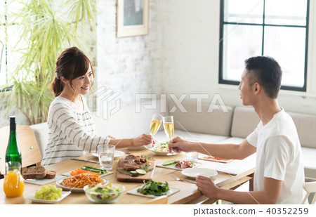 Young couple (meal) 40352259