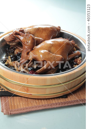 pigeon cuisine 40353123