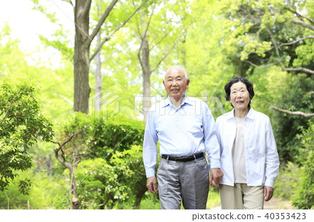 Senior love couple couple smile fresh green 40353423