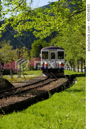 Nagara 200 type 201 traveling towards Hoshino Station 40354693