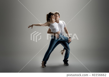 couple dancing social danse couple dancing social danse 40356662